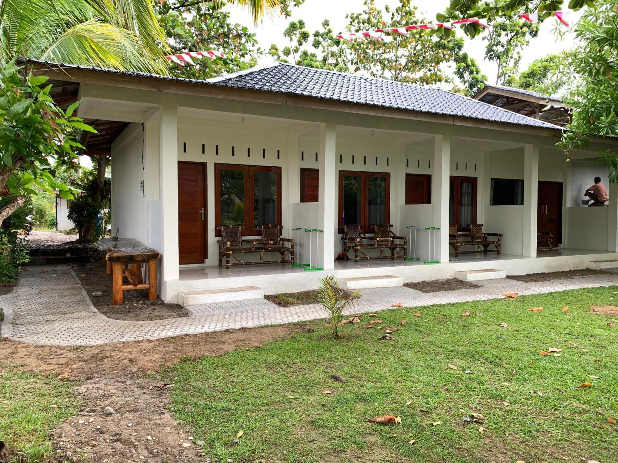 Gino'S Place - Guest House & Jungle Trekking Bukit Lawang Exterior foto