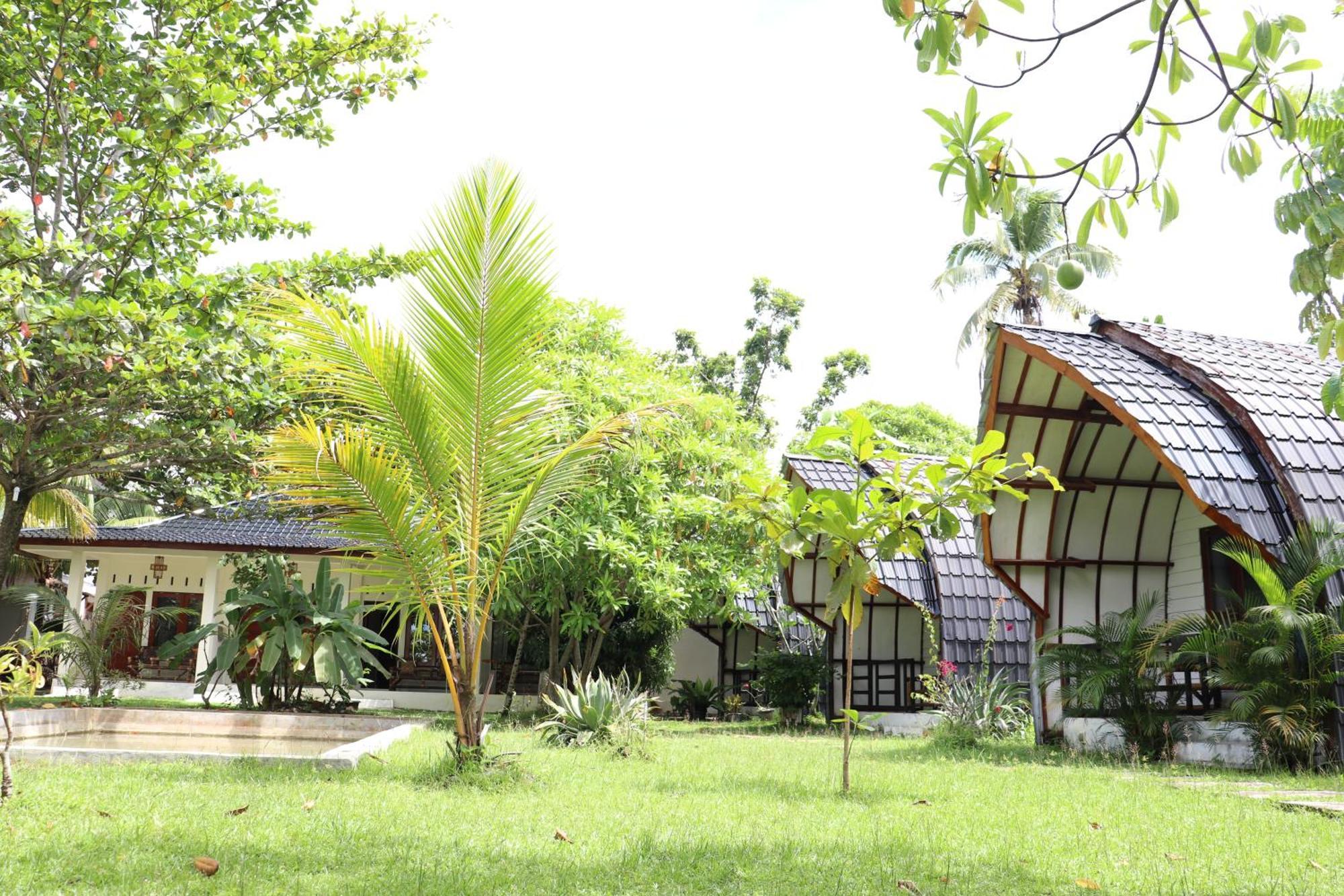 Gino'S Place - Guest House & Jungle Trekking Bukit Lawang Exterior foto